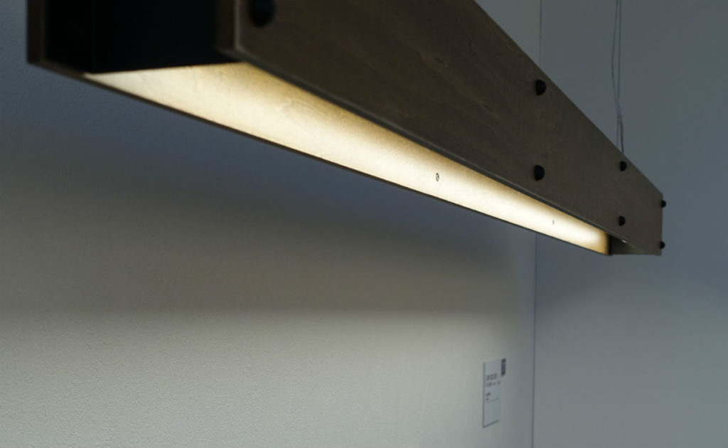 ODELIC東京ショールーム2F 木製フレームのライト