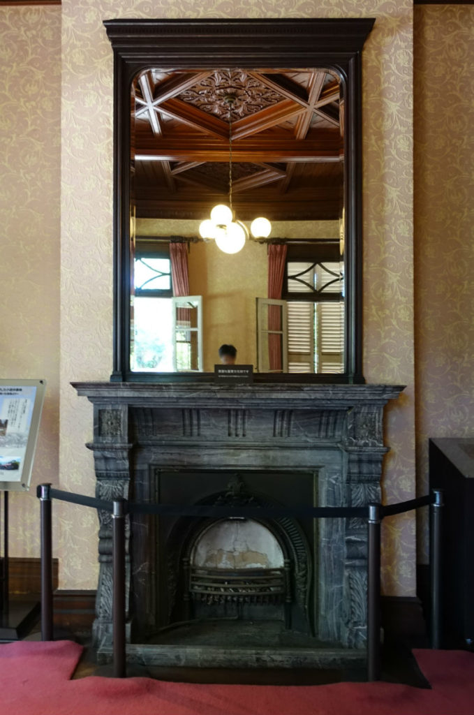 旧岩崎庭園　洋館1階 書斎暖炉